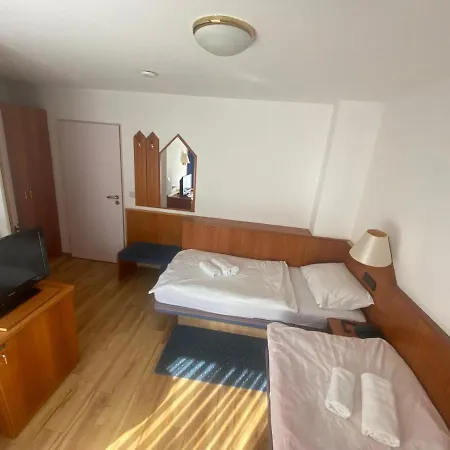 City Pension Hotel 4*